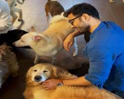 The actor is an animal lover, and it seems like animal also feels comfortable with him.